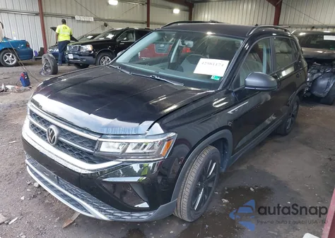 2022 Volkswagen Taos 1.5T S z USA, uszkodzony, nr VIN 3VVCX7B24NM049725